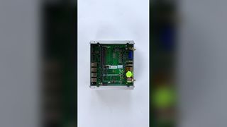 Procesor Intel Core I5 ​​8305G Mini komputer z 2 portami RS232 COM 2 LAN 1 VGA 2 HD-MI dla fabryki
